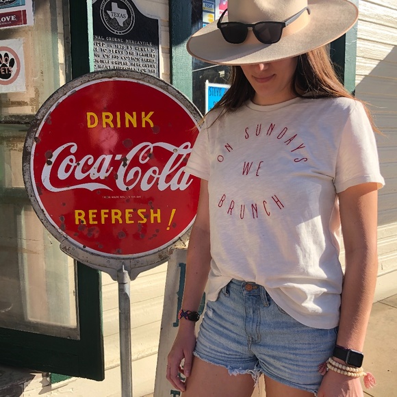 Last 1! NWT On Sunday's We Brunch Graphic T-shirt - Picture 2 of 6